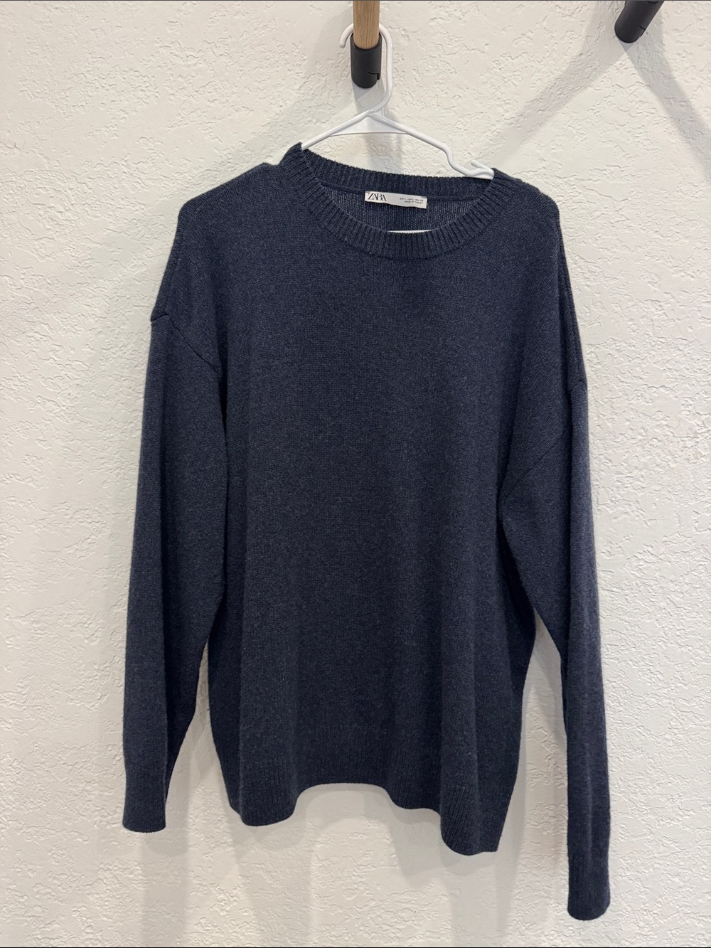 ZARA Men's Navy Crewneck Pullover